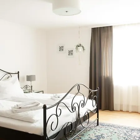 Fruhstuckshotel Scharinger בית הארחה 3*