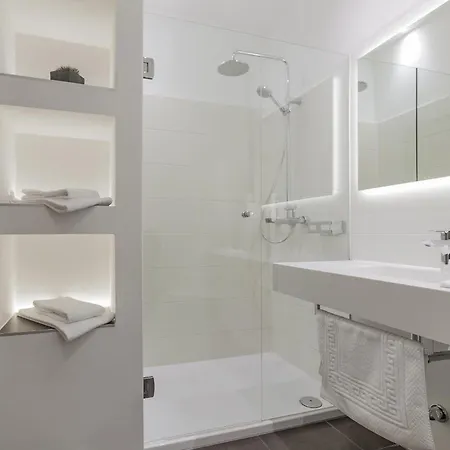 Fruhstuckshotel Scharinger בית הארחה