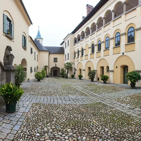 Fruhstuckshotel Scharinger Casa de hóspedes