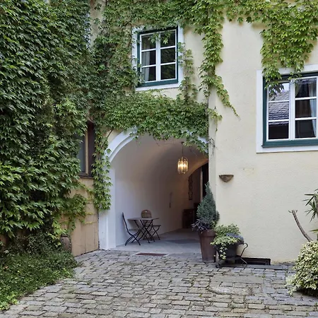 Fruhstuckshotel Scharinger Casa de hóspedes 3*